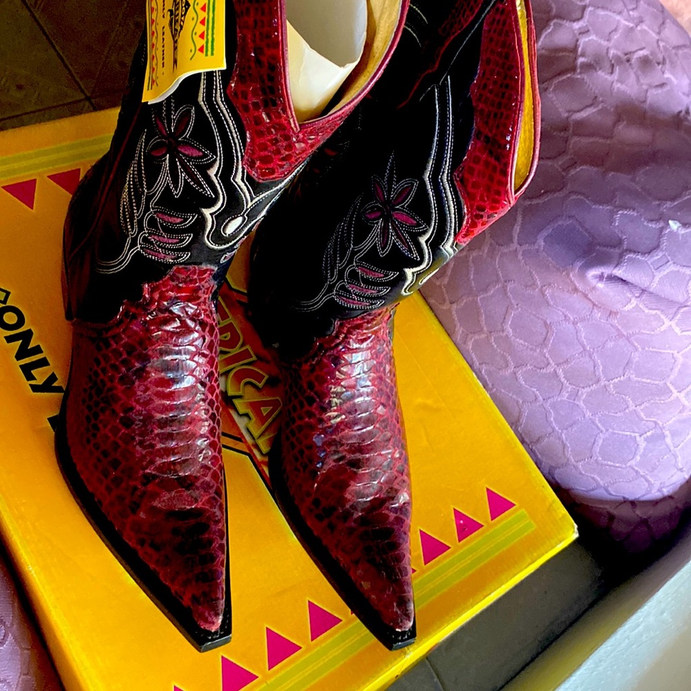 New python style leather cowboy western boot pointed toe Black Brgdy women 7.5 8